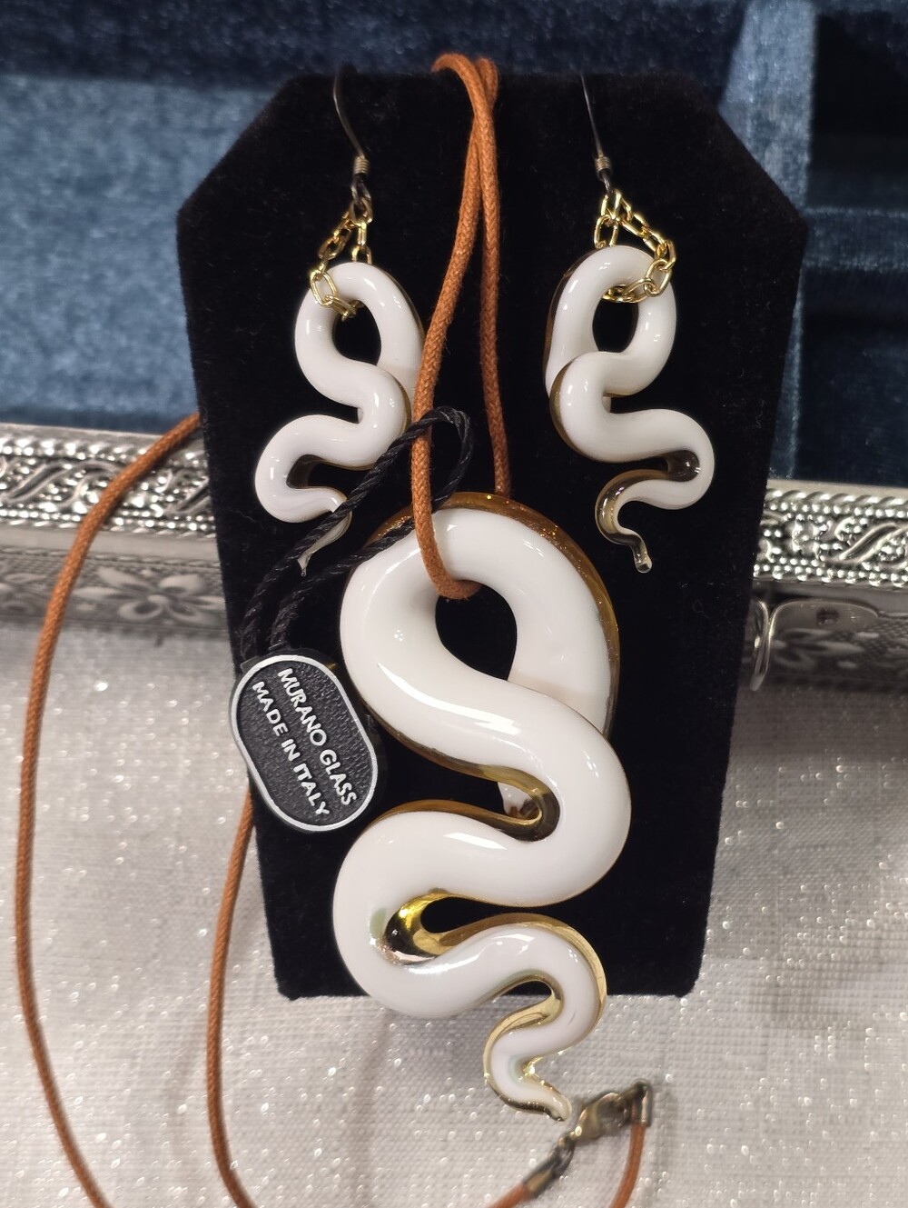 Venetiaurum Murano Glass Golden Glittering Snake Pendant Necklace & Earring Set - Picture 7 of 12